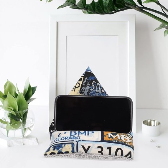 Design Random Stylish A Mobile Support Cushion Bed Pad Sofa Office Holder Cell Travel Beanbag Soft Multipurpose Desk Lap Supple Tablet Bracket for Reading Phone Canvas